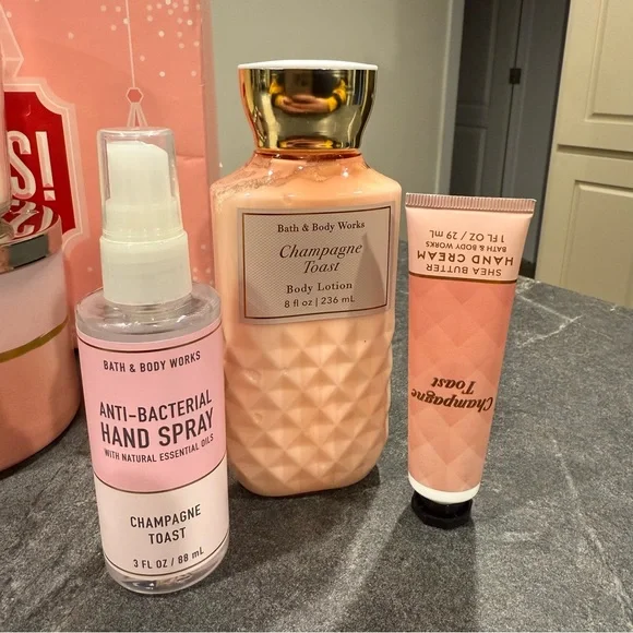 Bath & Body Works Champagne Toast gift set of 8 products New Unused